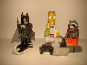 Trois personnages Lego